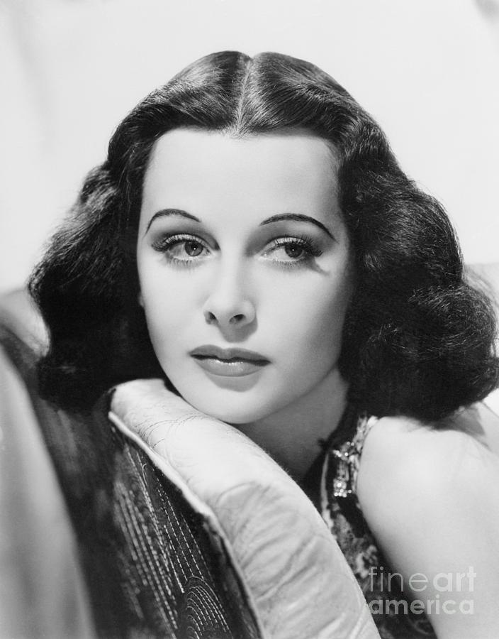 Meet Hedy Lamarr: The Glamorous Mind Behind the Myth